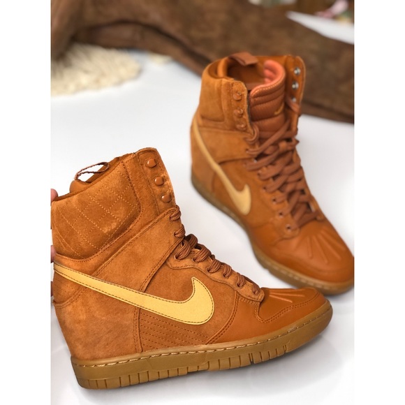 nike dunk sky high nike dunk sky high